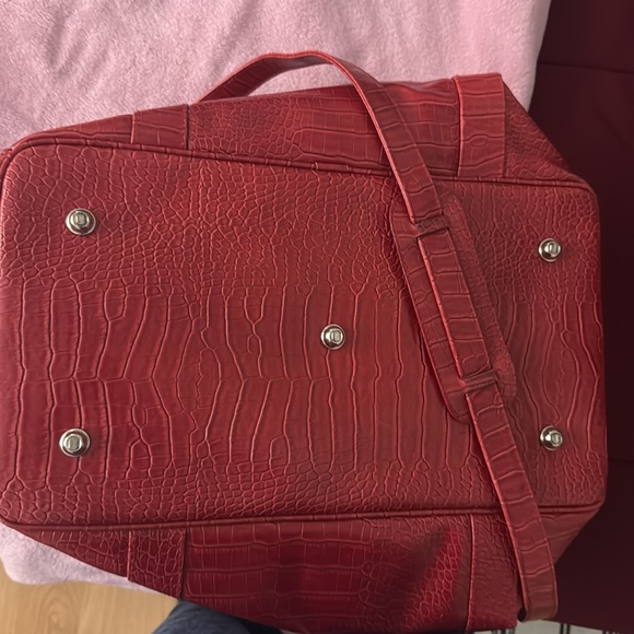 Red faux snake skin 2-piece weekender set. - Picture 5 of 8